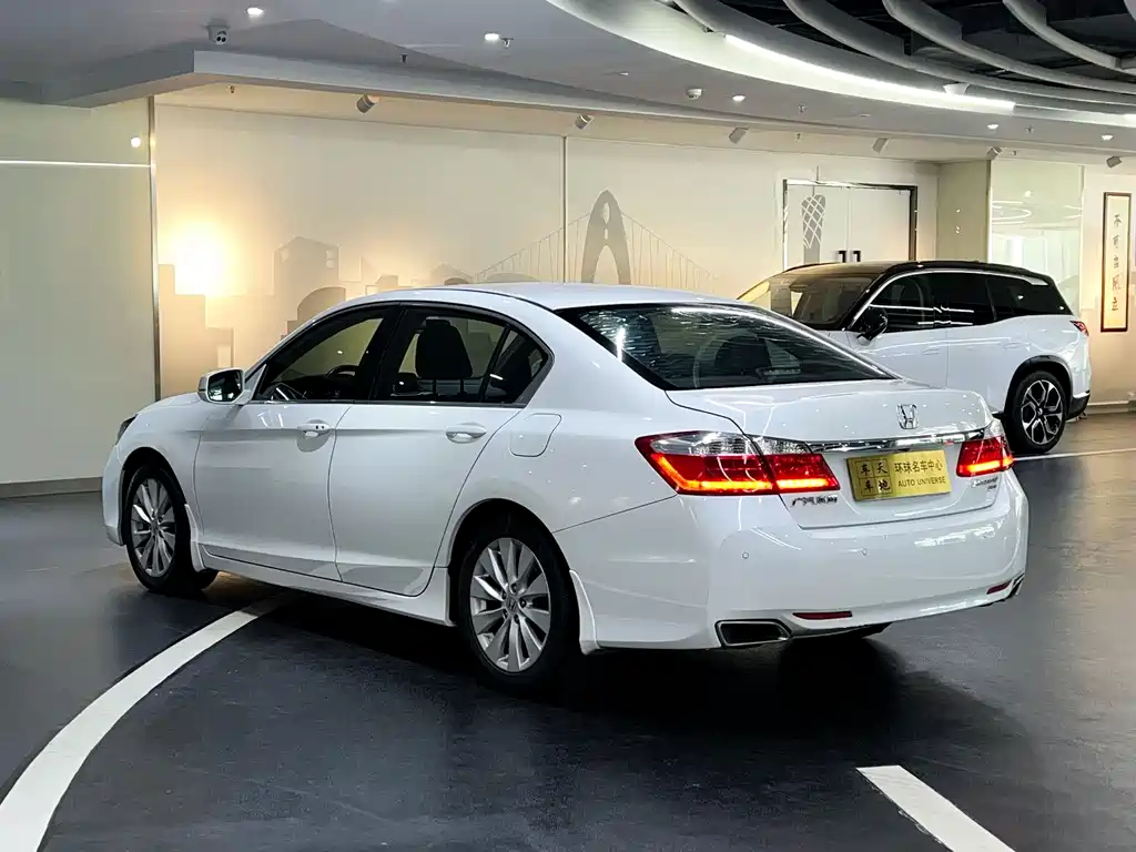 Honda Accord 2014 — фото 5