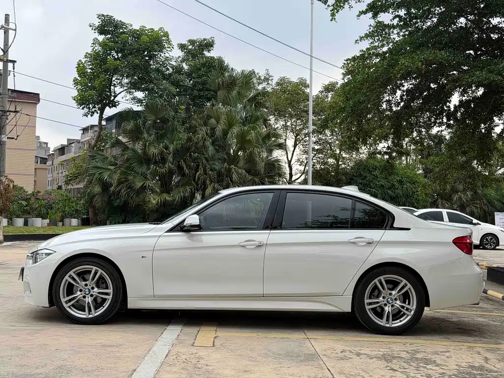 BMW 3 Series 2018 — фото 4