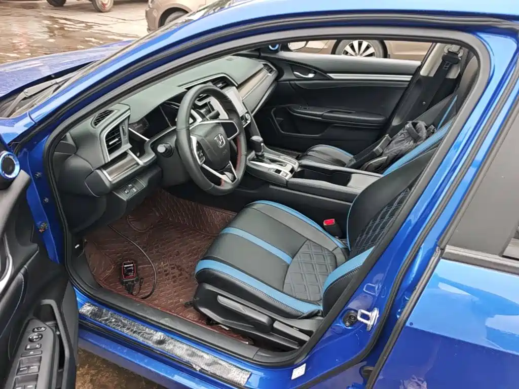 Honda Civic 2019 — фото 11