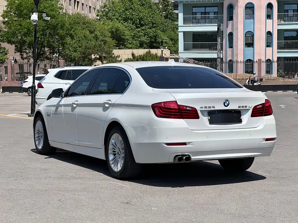 BMW 5 Series 2015 — фото 6