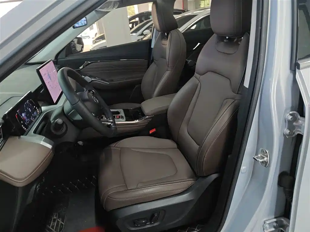 GAC Motor Trumpchi GS4 2025 — фото 15