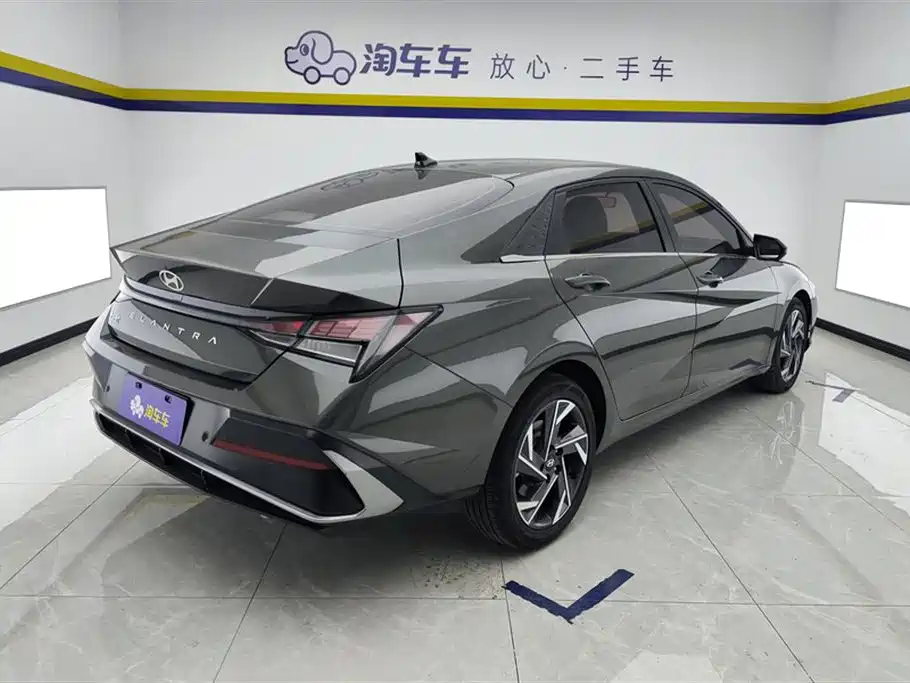 Hyundai Elantra 2024