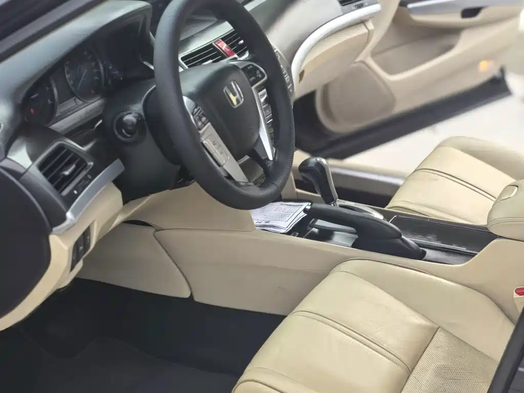 Honda Crosstour 2013 — фото 14