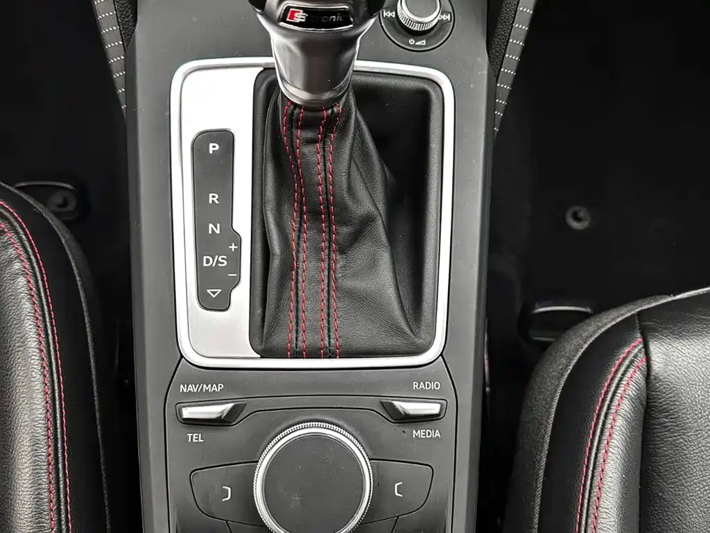 Audi Q2L 2023 — фото 19