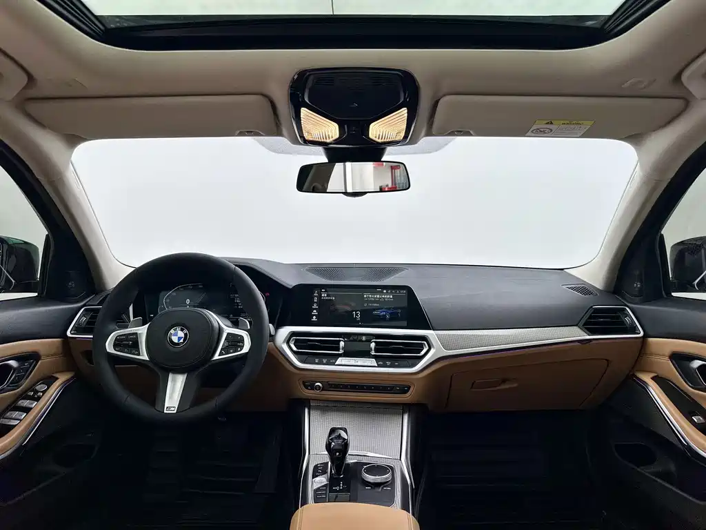 BMW 3 Series 2019 — фото 10