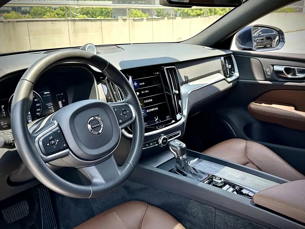 Volvo S60 2021 — фото 11