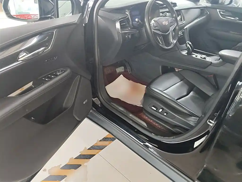 Cadillac XT5 2020 — фото 16