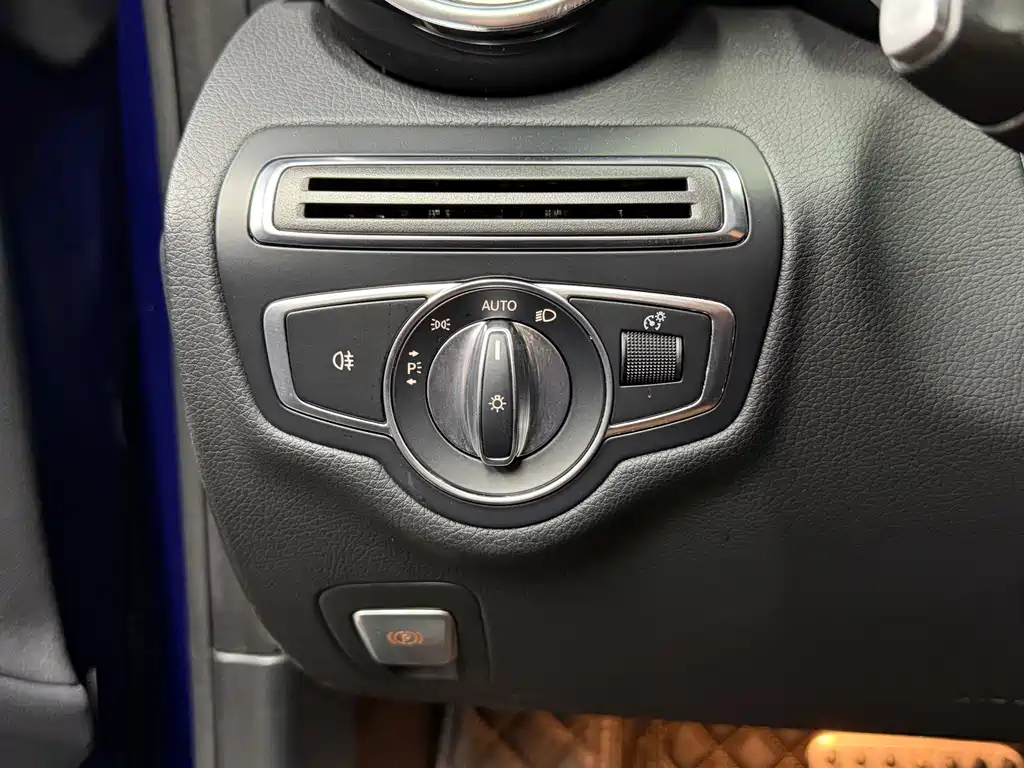 Mercedes-Benz C-Class 2018 — фото 19