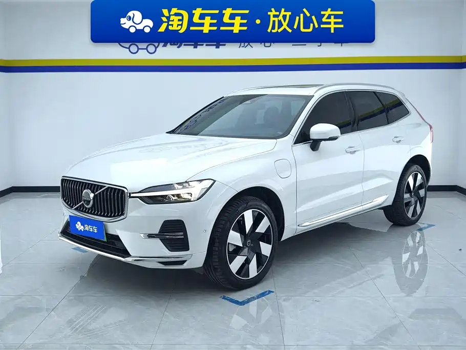 Volvo XC60 PHEV 2024 — фото 1