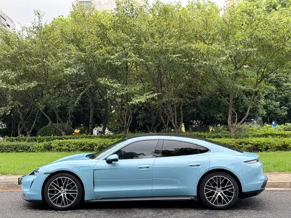 Porsche Taycan 2026
