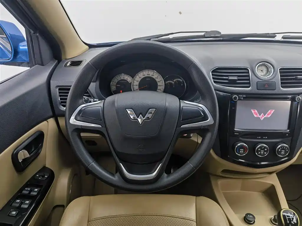 Wuling Hongguang 2014 — фото 11