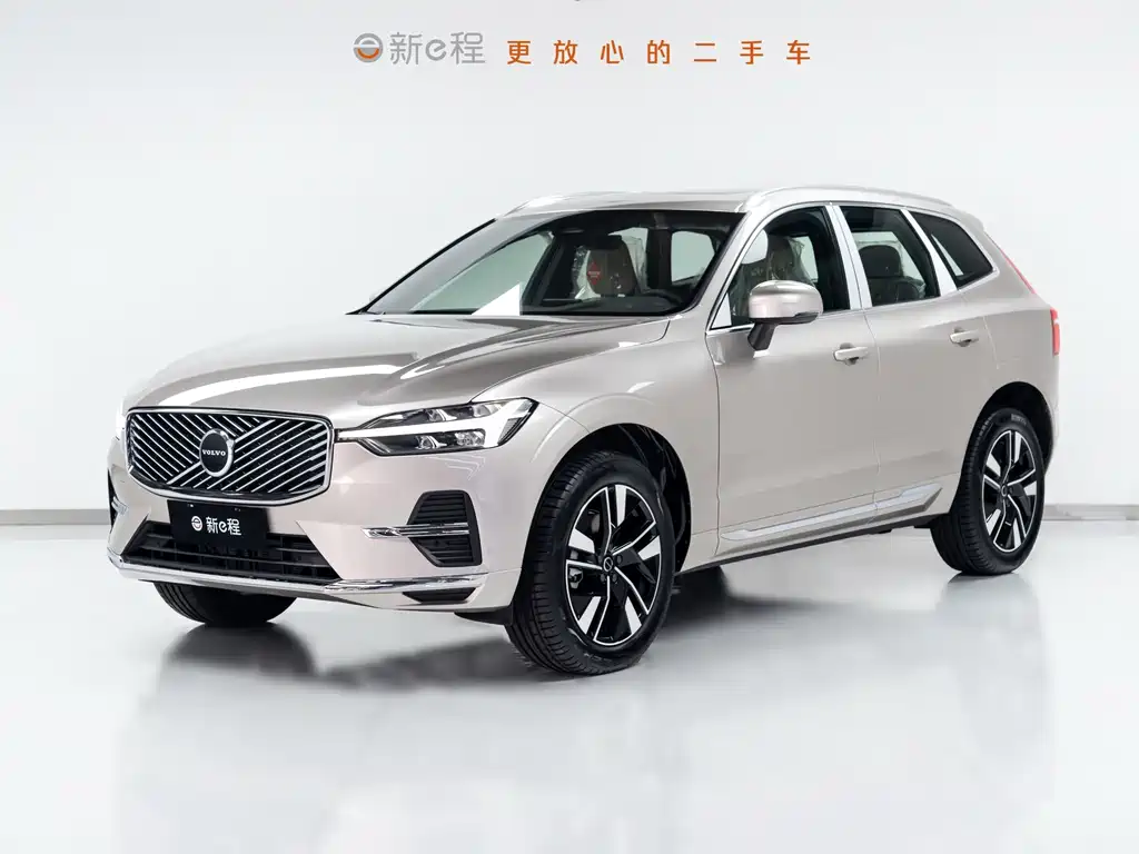 Volvo XC60 2026 — фото 1
