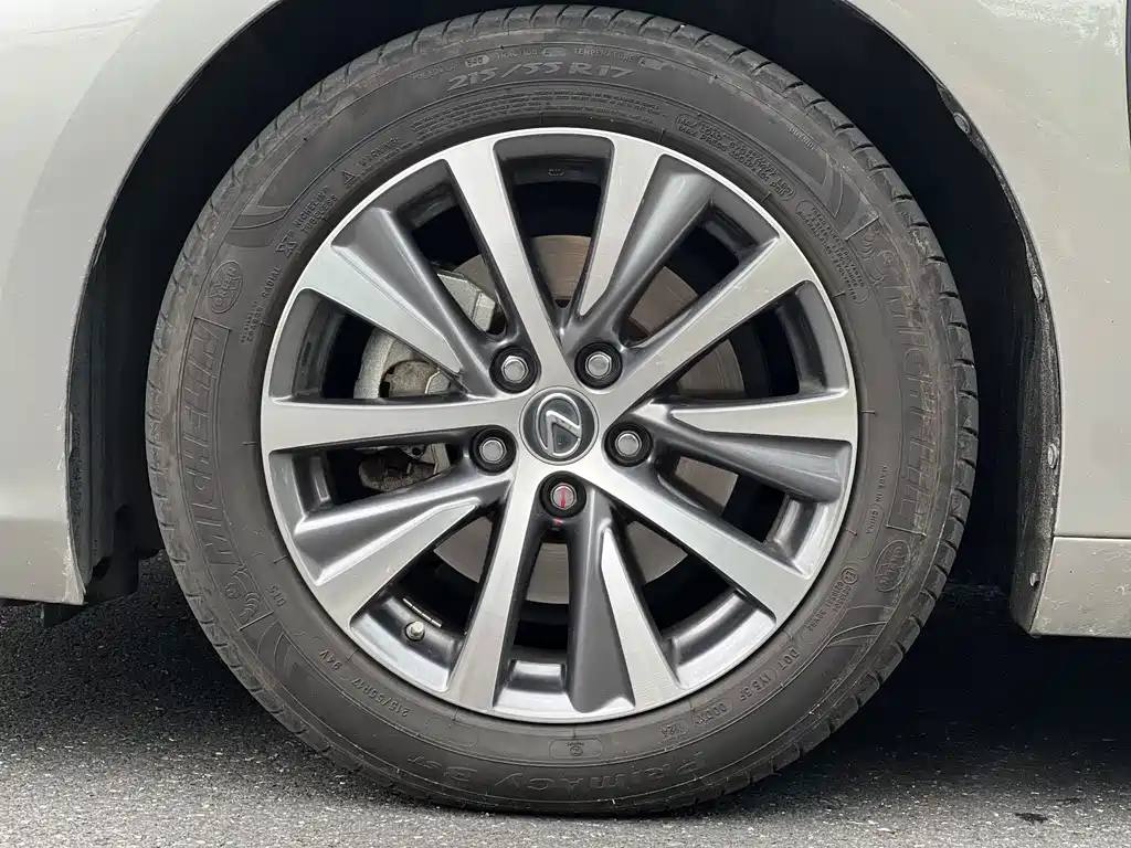 Lexus ES 2021 — фото 10