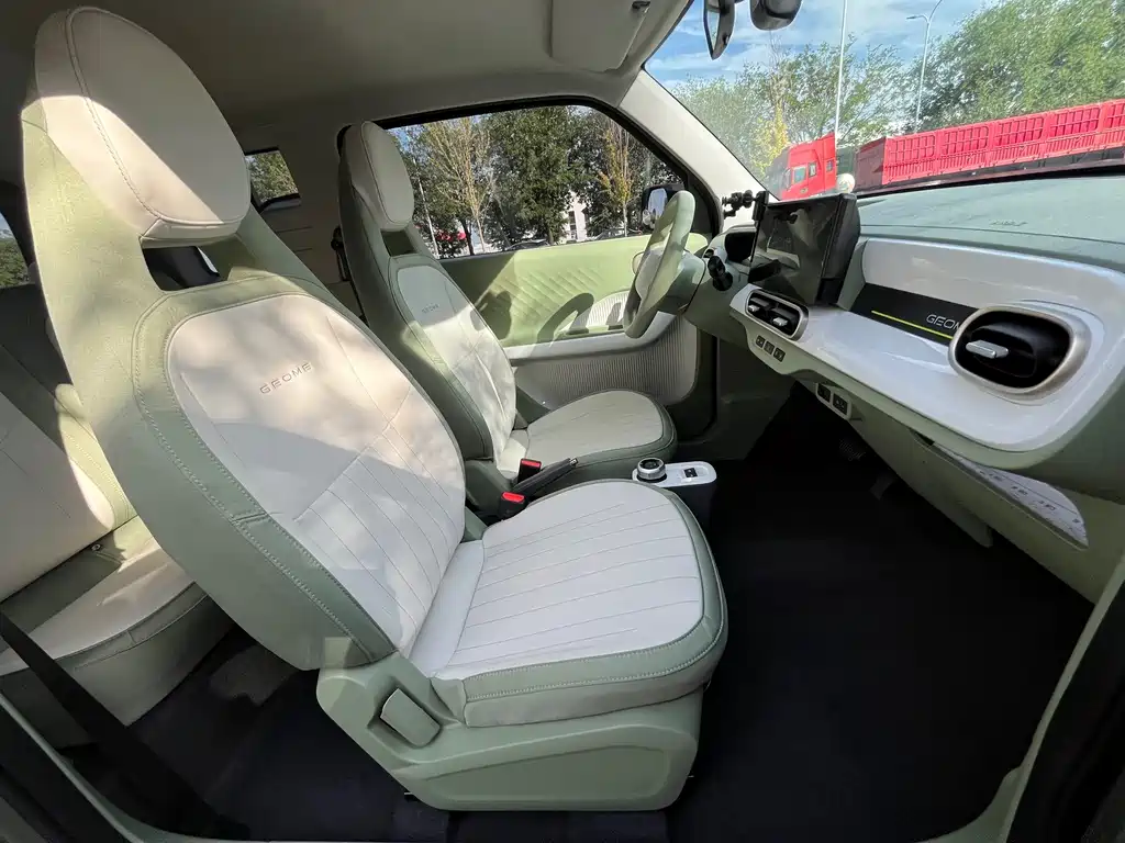 Geely Galaxy Panda 2025 — фото 12