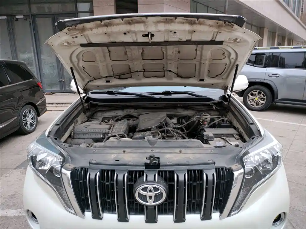 Toyota Prado 2015 — фото 16
