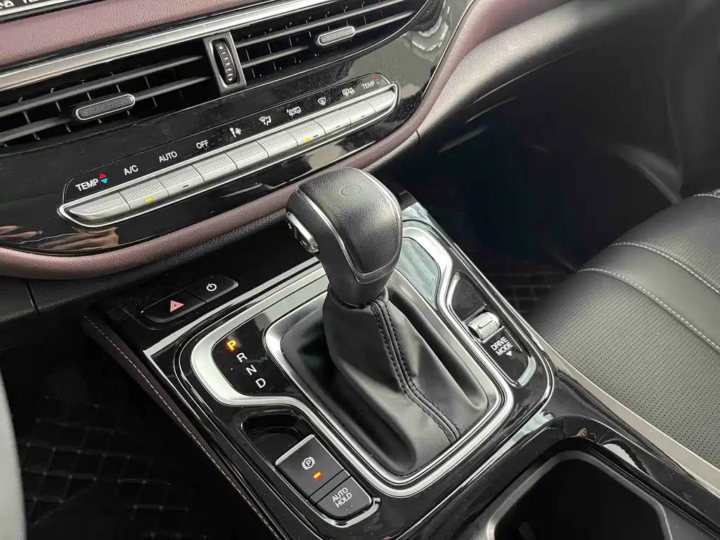 GAC Motor Trumpchi M6 2024 — фото 12