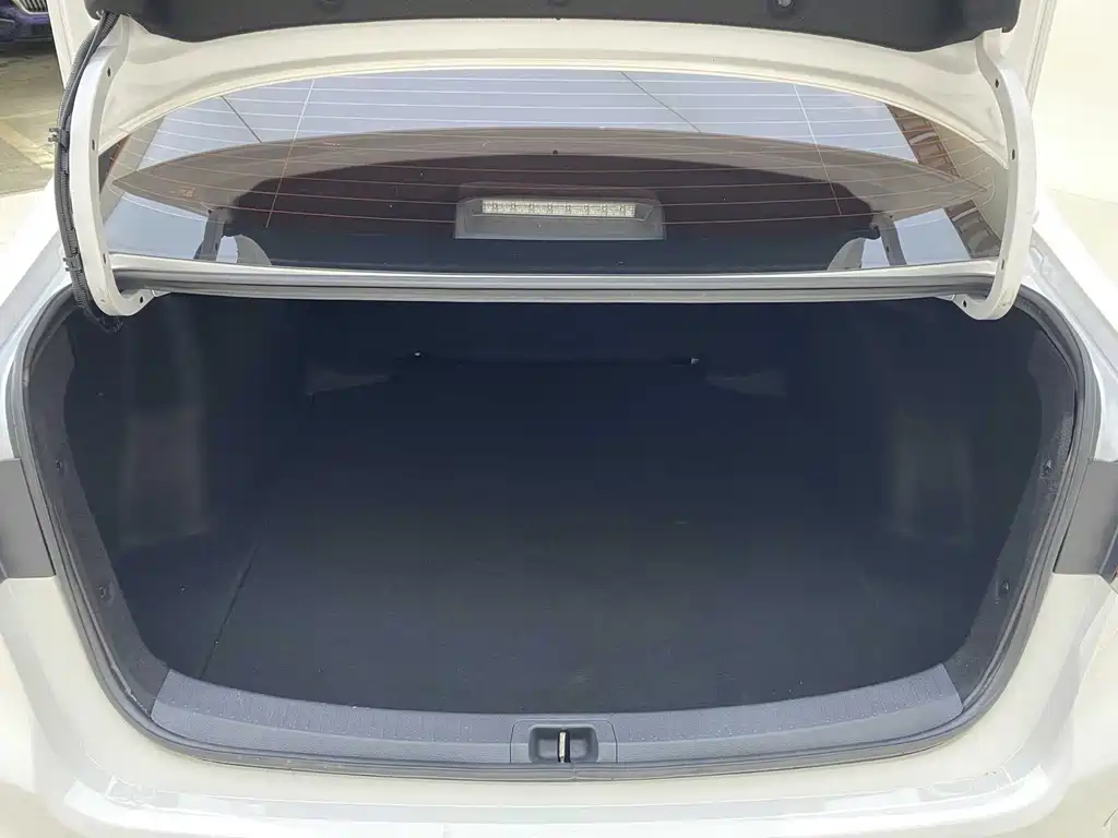 Toyota Corolla 2022 — фото 18
