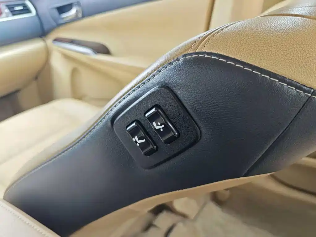 Toyota Camry 2017 — фото 23
