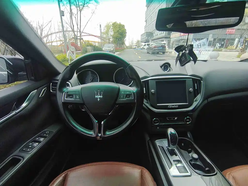 Maserati Ghibli 2015 — фото 6