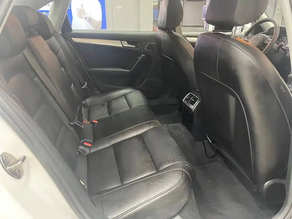 Audi A4L 2015 — фото 16
