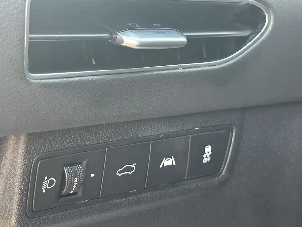 Hyundai Sonata 2022 — фото 19