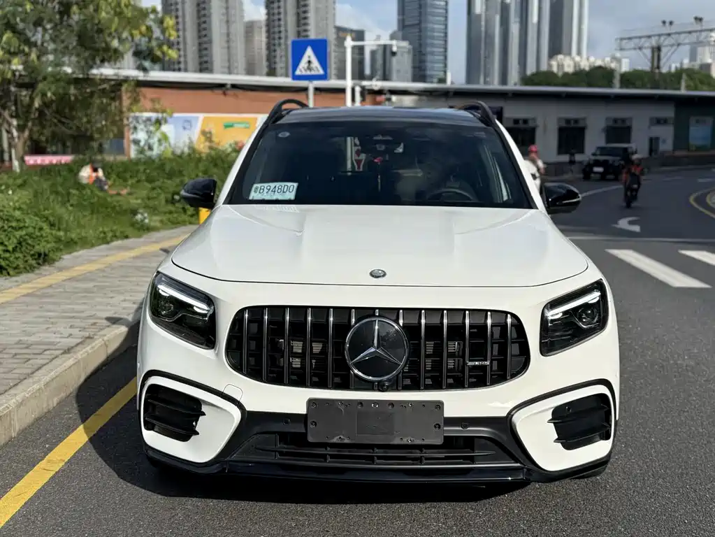 Mercedes-Benz GLB AMG 2024 — фото 2