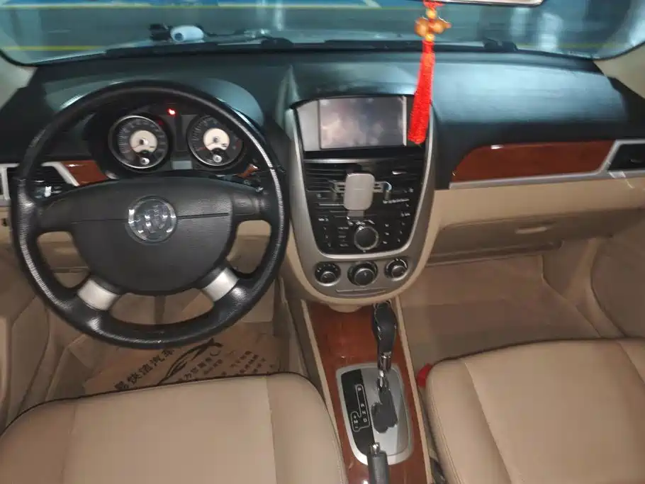 Buick Excelle 2013 — фото 12