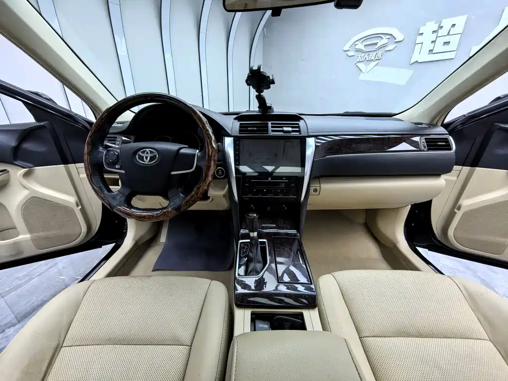 Toyota Camry 2017 — фото 4