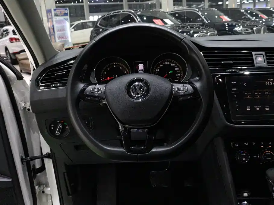Volkswagen Tiguan L 2021 — фото 13