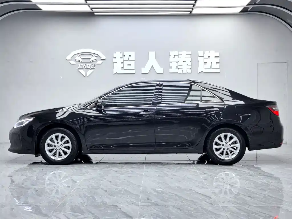 Toyota Camry 2017 — фото 14