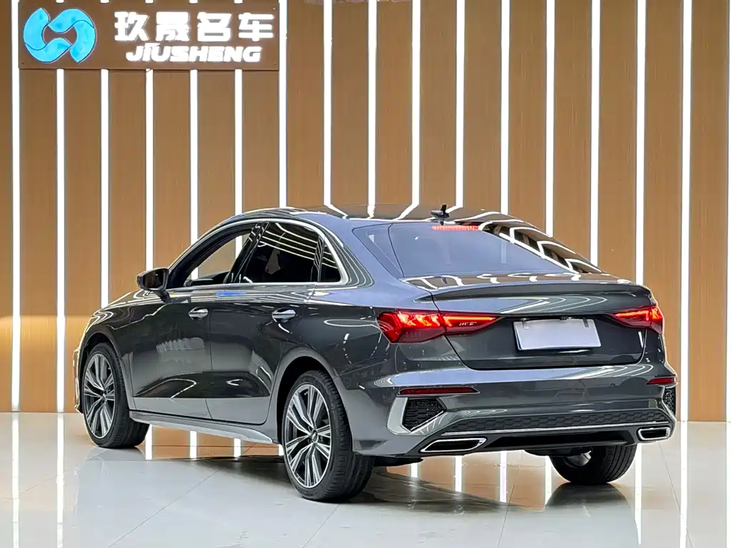 Audi A3 2024 — фото 19