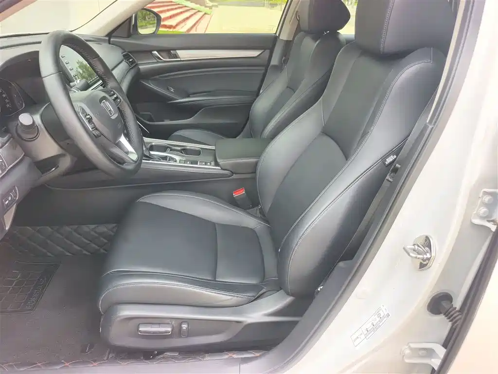 Honda Accord 2019 — фото 12