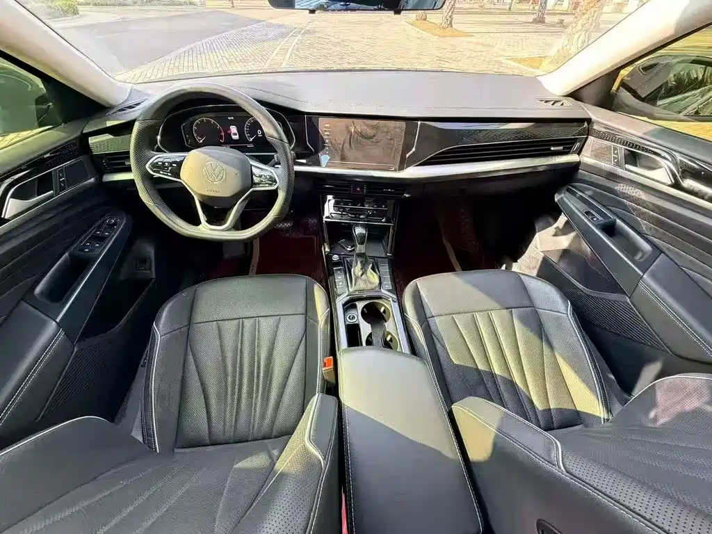 Volkswagen Passat 2024