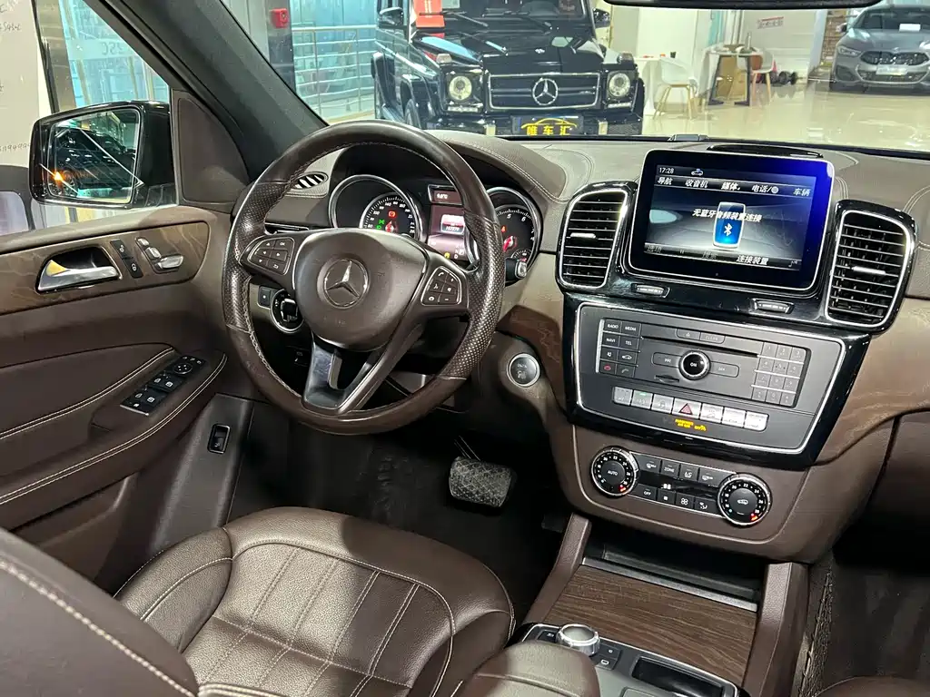 Mercedes-Benz GLE 2017 — фото 21