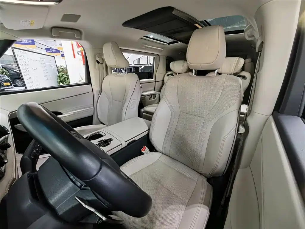 Lexus LM 2024 — фото 15