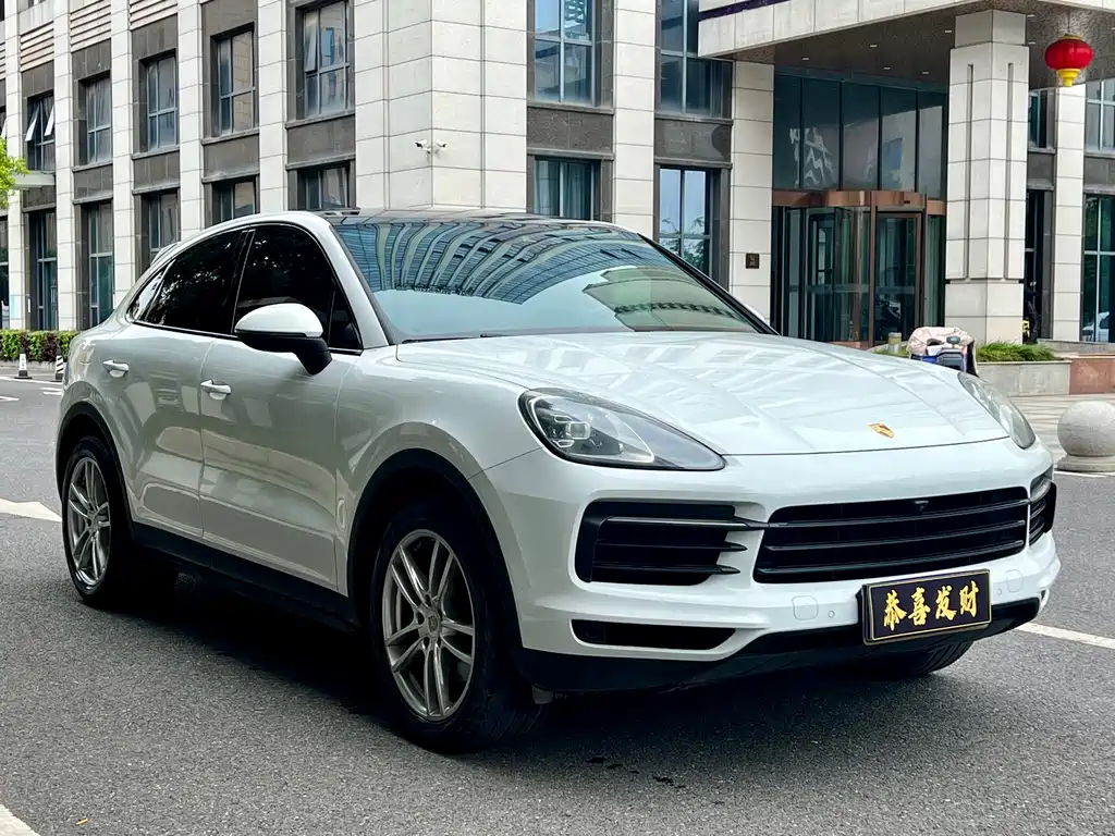 Porsche Cayenne 2019 — фото 3