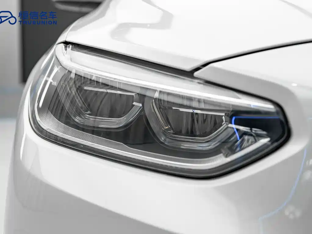BMW 1 Series 2019 — фото 10