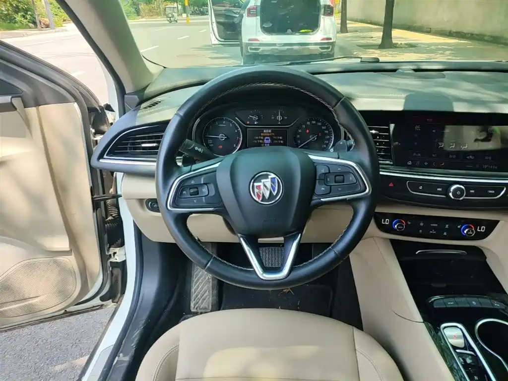 Buick Regal 2020 — фото 11