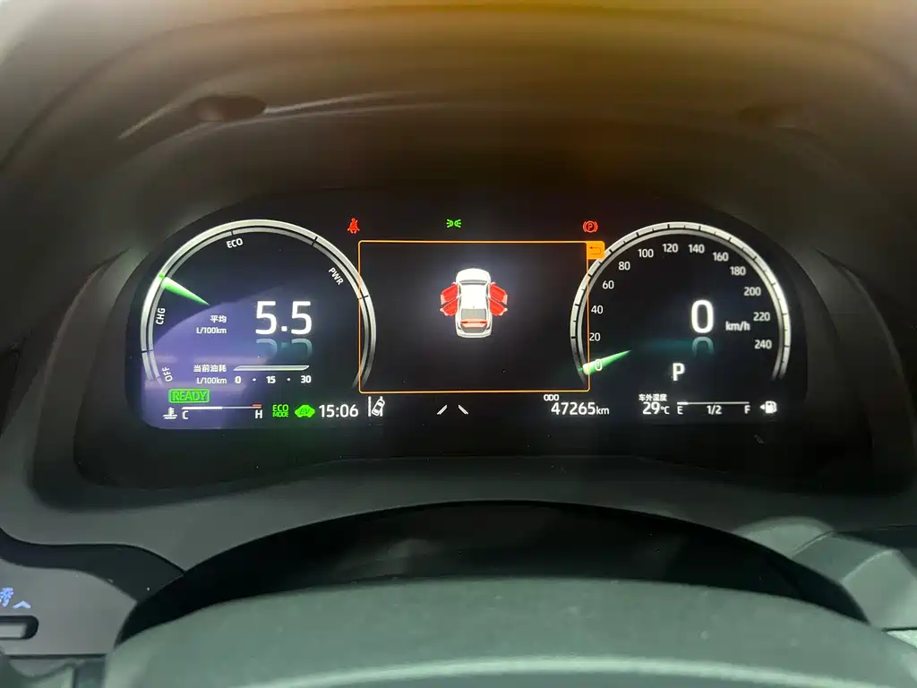 Toyota Camry 2023 — фото 18