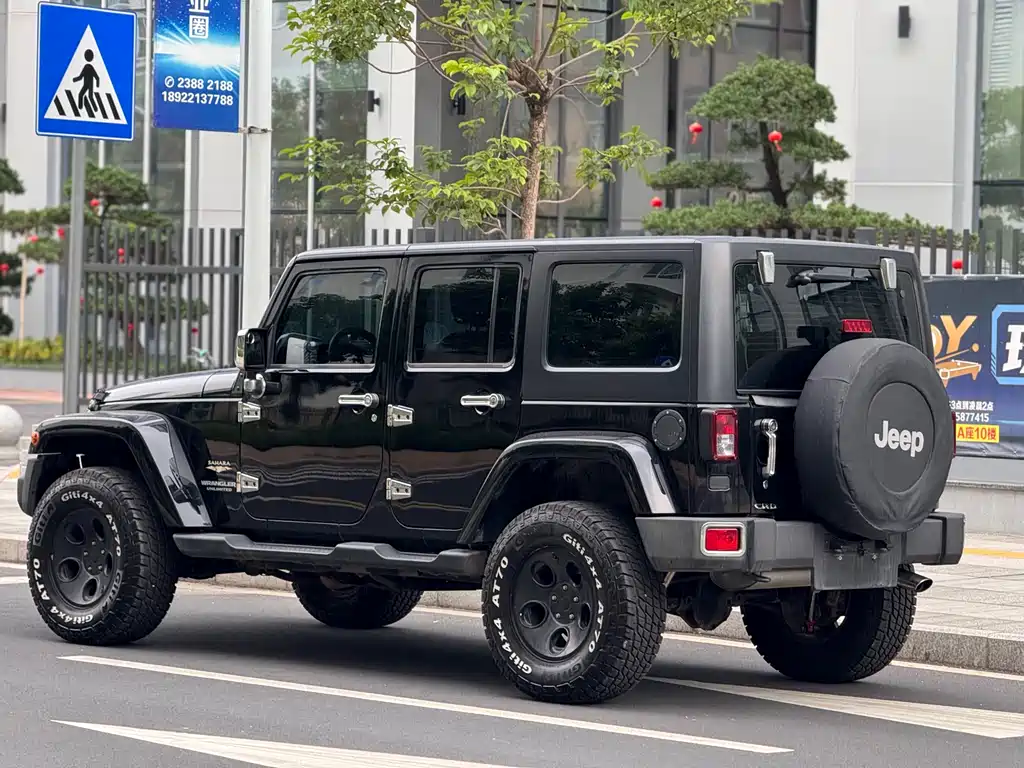 Jeep Wrangler 2015 — фото 19
