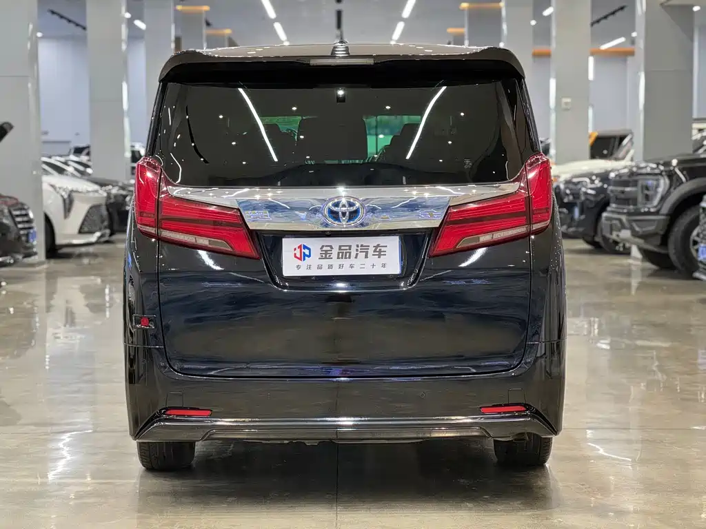 Toyota Alphard 2023 — фото 5