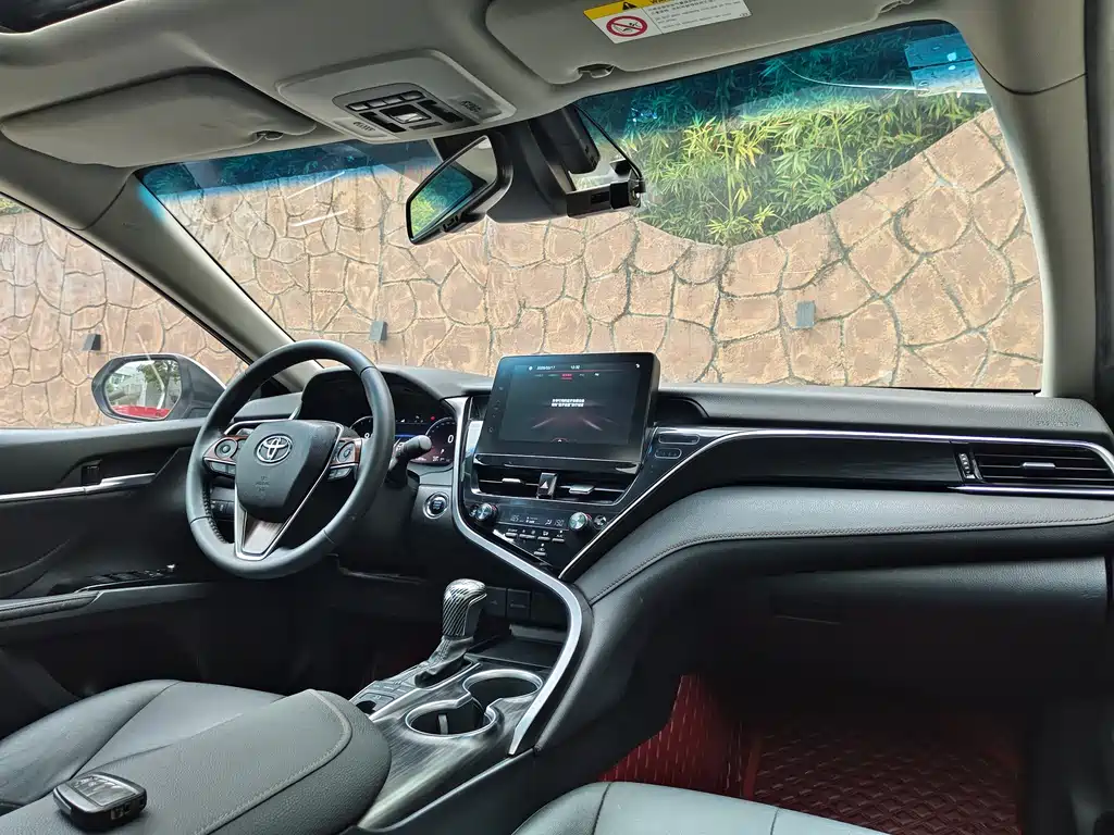 Toyota Camry 2021 — фото 17