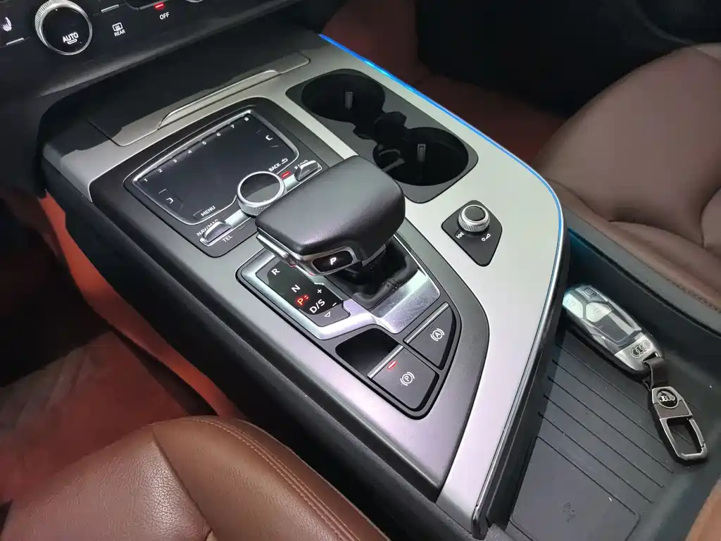 Audi Q7 2018 — фото 13