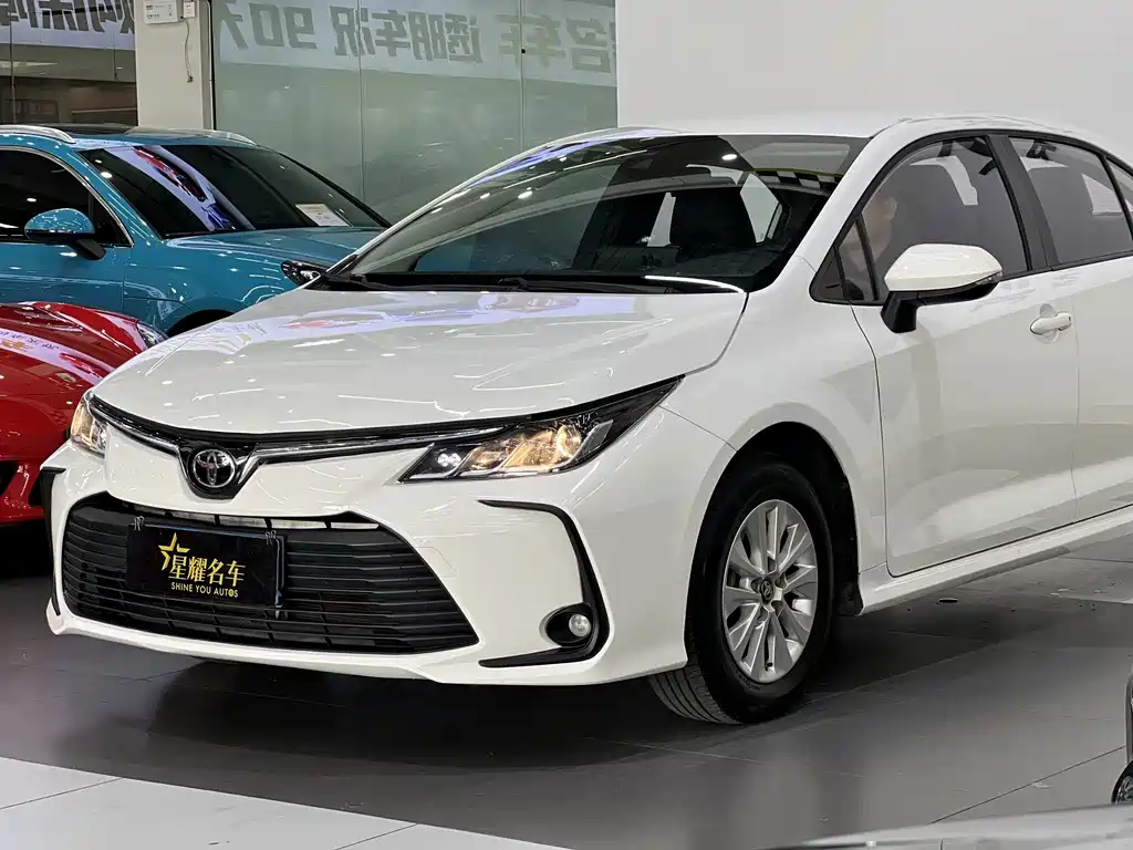 Toyota Corolla 2023 — фото 4