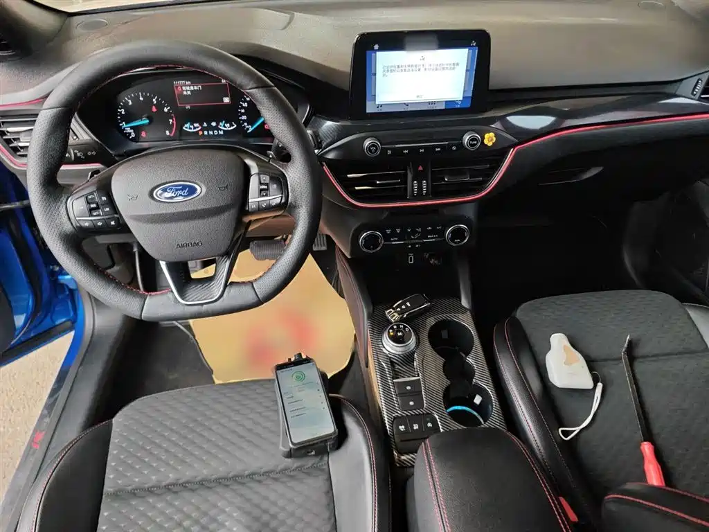 Ford Focus 2019 — фото 10