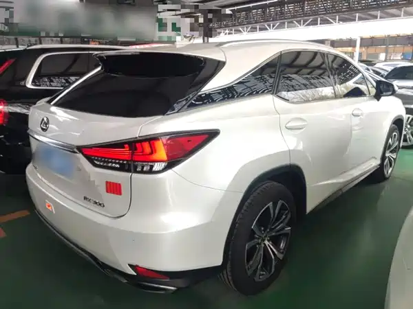 Lexus RX 2020