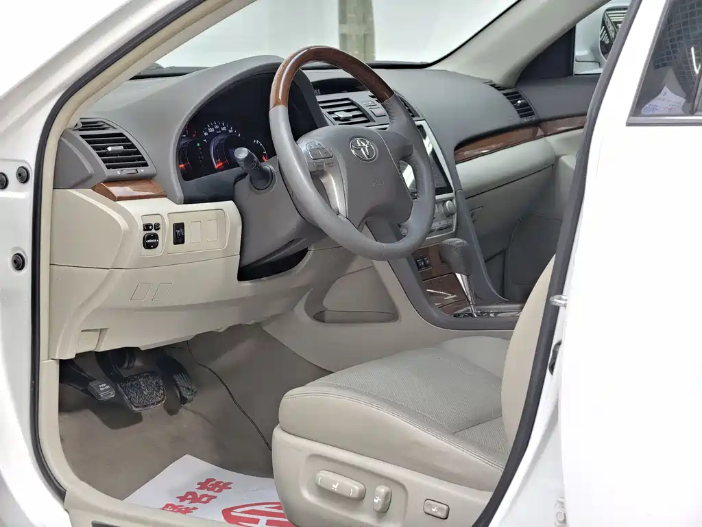 Toyota Camry 2013 — фото 11