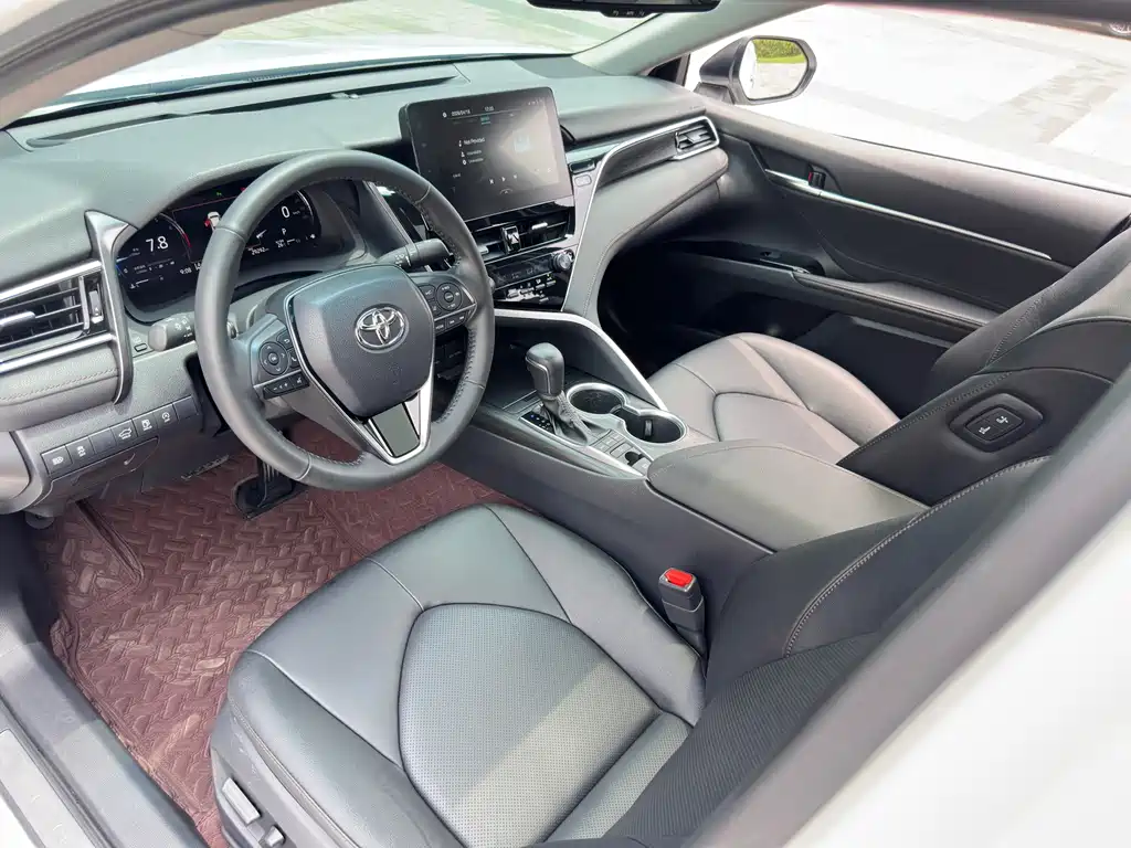Toyota Camry 2021 — фото 12