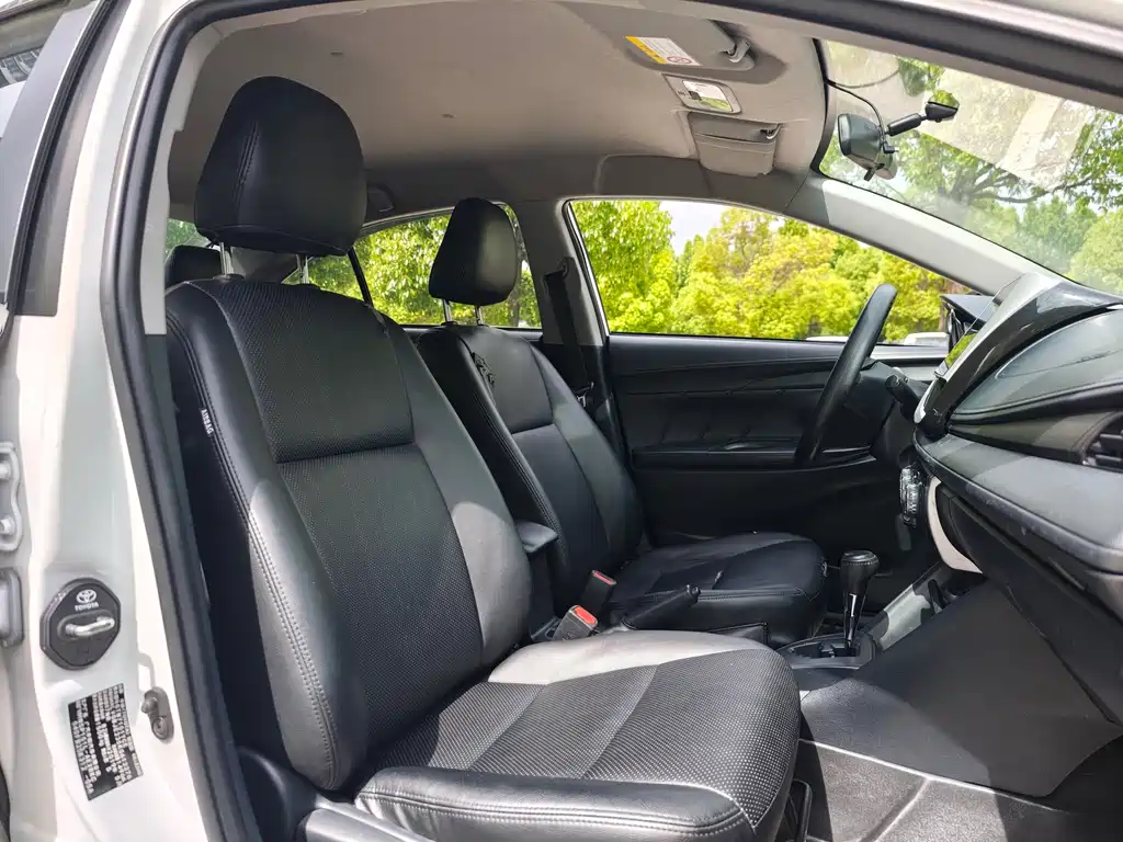 Toyota Yaris L 2019 — фото 13