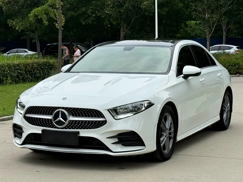 Mercedes-Benz A-Class 2022 — фото 1